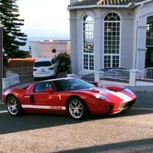 Meet your Posher, April